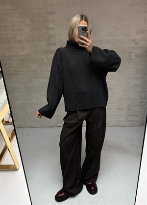 Alpha knit t-neck Charcoal Gray Second Female